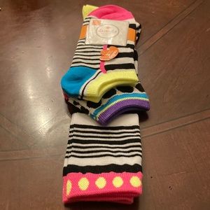 LaDeDa 3 pack quarter socks and knee-hi combo. Sock size 7-9, shoe size 9-5.